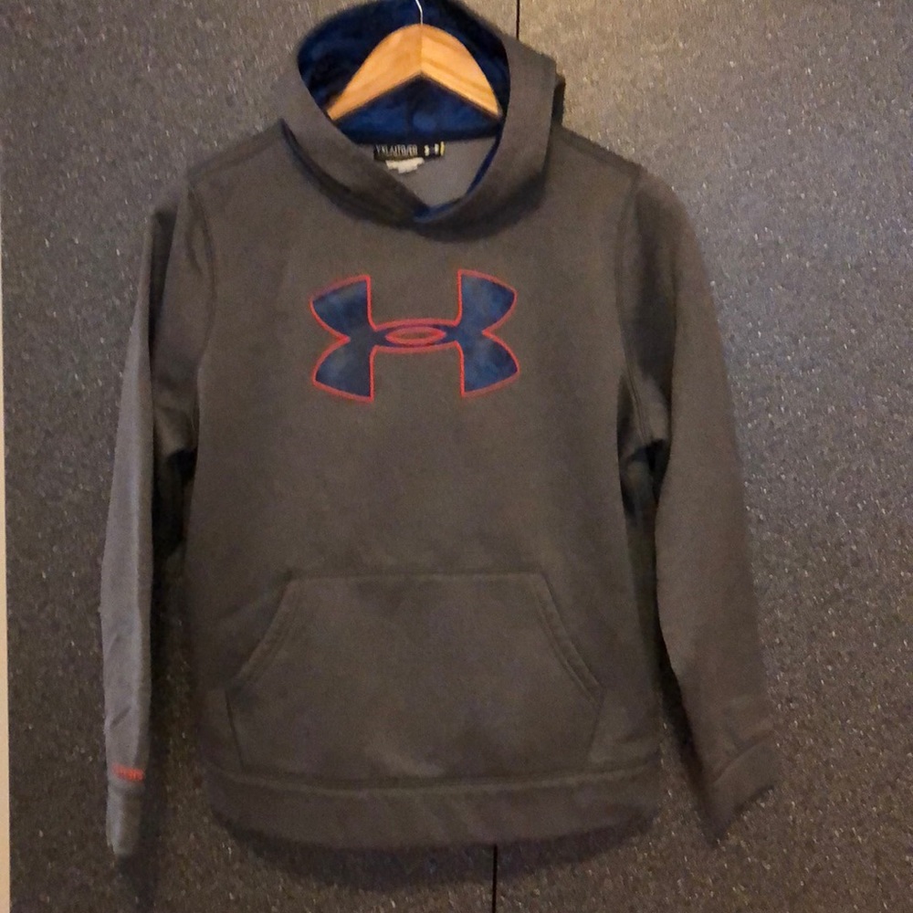 Under Armour Boys YXL hoodie